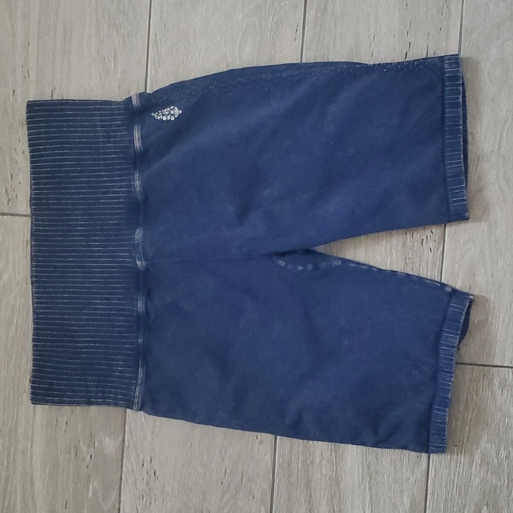 Free People Movement Good Karma Running Shorts Size M/LG Deepest Navy